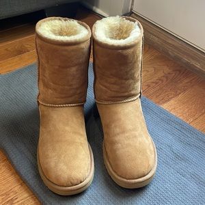 Classic Ugg Boots chestnut Women’s size 7